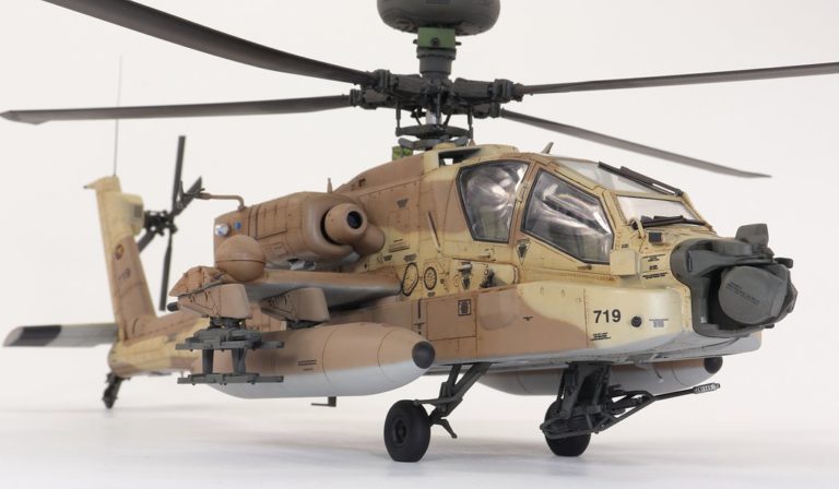 Boeing AH-64 Apache - Model Aces